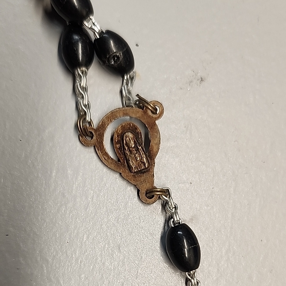 Vintage Black Beaded Rosary | Italy | Catholic Prayer Beads | Crucifix - Picture 5 of 7